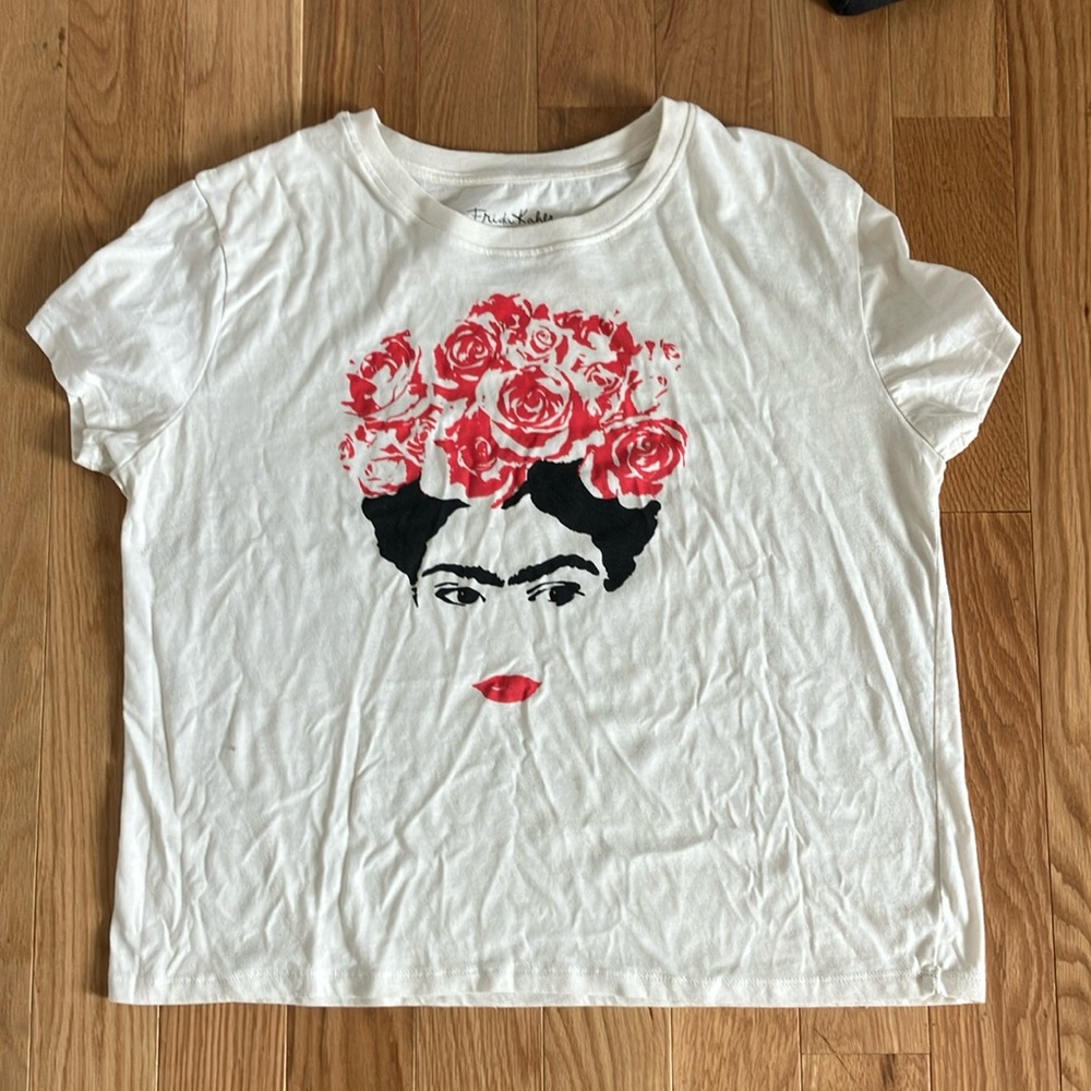 Frida Kalho White Tee with bold  Design XXL